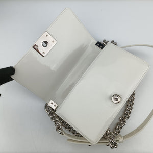 Secondhand Chanel BOY CHANEL White Patent A67017 shoulderbag | stylenewstar