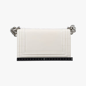 Secondhand Chanel BOY CHANEL White Patent A67017 shoulderbag | stylenewstar