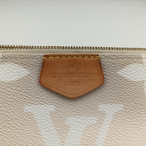 Pre-owned Louis Vuitton MULTI POCHETTE ACCESSOIRES Brume Monogram Giant M57634 shoulderbag | stylenewstar