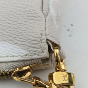 Pre-owned Louis Vuitton MULTI POCHETTE ACCESSOIRES Brume Monogram Giant M57634 shoulderbag | stylenewstar