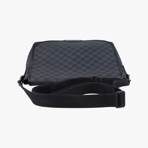 Pre-owned Louis Vuitton DANIEL MM Noir Damier GRAPHITE N58029 shoulderbag | stylenewstar