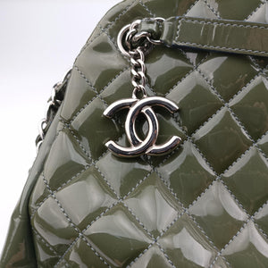 Secondhand Chanel Mademoiselle Bowling Green Patent A50558 shoulderbag | stylenewstar