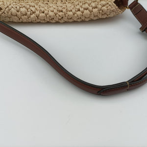 Pre-owned Fendi Croissant Crochet Beige straw 8BR790 shoulderbag | stylenewstar