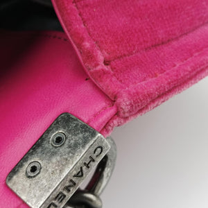 Pre-owned Chanel BOY CHANEL Pink velour A67364 shoulderbag | stylenewstar