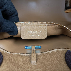 Pre-owned Ferragamo hug brown leather handbag | stylenewstar