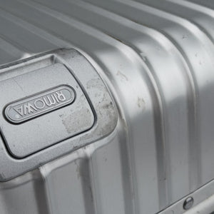 Pre-owned RIMOWA TOPAS Silver aluminum suitcase | stylenewstar