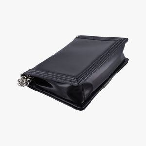 Pre-owned Chanel BOY CHANEL Black Enamel Leather A67021 shoulderbag | stylenewstar