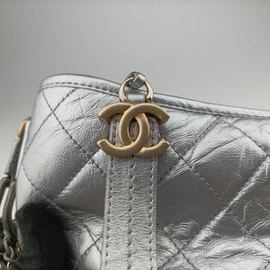Pre-owned Chanel GABRIELLE Silver Leather A93825 shoulderbag | stylenewstar