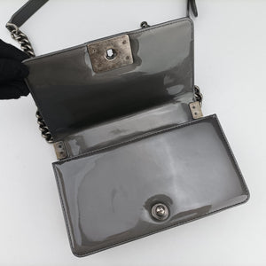 Pre-owned Chanel BOY CHANEL gray Leather A67017 shoulderbag | stylenewstar