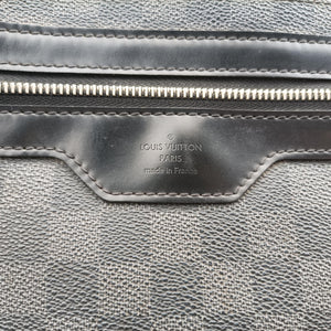 Secondhand Louis Vuitton DANIEL MM Noir Damier Graphite N58029 shoulderbag | stylenewstar