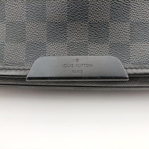 Secondhand Louis Vuitton DANIEL MM Noir Damier Graphite N58029 shoulderbag | stylenewstar