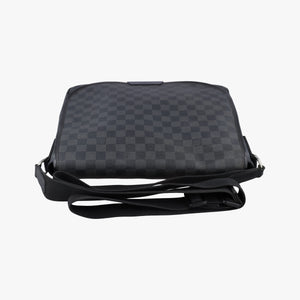 Secondhand Louis Vuitton DANIEL MM Noir Damier Graphite N58029 shoulderbag | stylenewstar