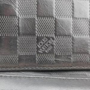Pre-owned Louis Vuitton District MM Noir Damier Infini N41284 shoulderbag | stylenewstar