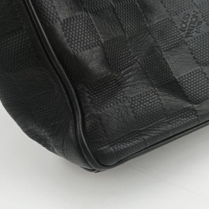 Pre-owned Louis Vuitton District MM Noir Damier Infini N41284 shoulderbag | stylenewstar