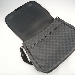 Pre-owned Louis Vuitton DANIEL MM Noir Damier Graphite N58029 shoulderbag | stylenewstar