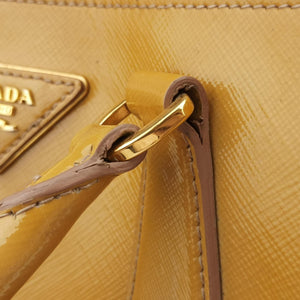Pre-owned Prada Pyramid Camel Patent BL0808 shoulderbag | stylenewstar