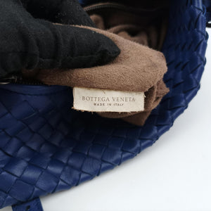 Secondhand Bottega Veneta Cesta Intrecciato Blue lambskin handbag | stylenewstar