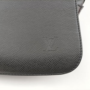 Secondhand Louis Vuitton Viktor Ardoise Taiga M30142 shoulderbag | stylenewstar