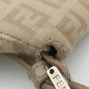 Pre-owned Fendi Baguette Beige Jacquard 8BR180 shoulderbag | stylenewstar