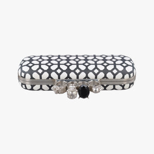 Pre-owned Alexander McQueen Four Ring White × Black Leather clutchbag | stylenewstar