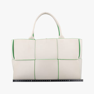 Vintage Bottega Veneta THE ARCO Tote White×Green lambskin handbag | stylenewstar