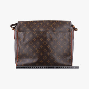 Secondhand Louis Vuitton Abbesses Messenger MM brown Monogram canvas M97038 shoulderbag | stylenewstar