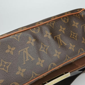 Secondhand Louis Vuitton Abbesses Messenger MM brown Monogram canvas M97038 shoulderbag | stylenewstar