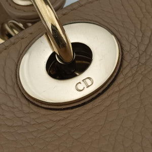 Pre-owned Christian Dior Diorissimo Beige Leather shoulderbag | stylenewstar