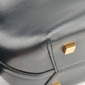 Vintage Yves Saint Laurent LE 37 bucket Black Leather 749036 shoulderbag | stylenewstar