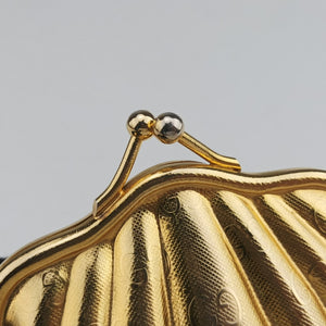 Pre-owned Gucci GG Metal Minaudiere Shell Golden Metal shoulderbag | stylenewstar