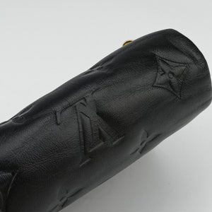 Pre-owned Louis Vuitton COUSSIN Noir lambskin M81125 shoulderbag | stylenewstar