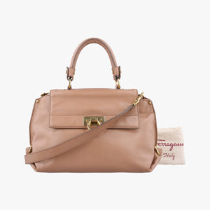 Pre-owned Ferragamo Sofia Beige Leather shoulderbag | stylenewstar