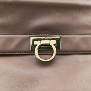 Pre-owned Ferragamo Sofia Beige Leather shoulderbag | stylenewstar
