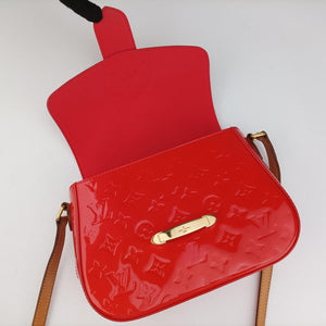 Vintage Louis Vuitton Bellflower PM Rouge Vernis M91728 shoulderbag | stylenewstar