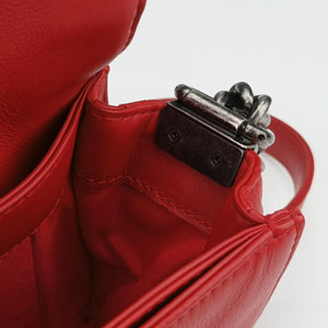 Secondhand Chanel BOY CHANEL Red Leather A67946 shoulderbag | stylenewstar