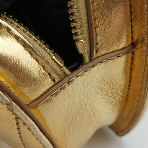 Pre-owned Yves Saint Laurent Love heart V stitch Golden Leather 448050 shoulderbag | stylenewstar