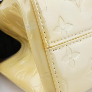 Pre-owned Louis Vuitton ROXBURY Drive Perle Vernis M91374 shoulderbag | stylenewstar