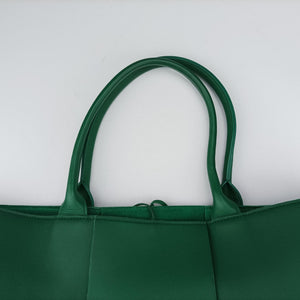 Pre-owned Bottega Veneta THE ARCO Tote Medium Green lambskin handbag | stylenewstar
