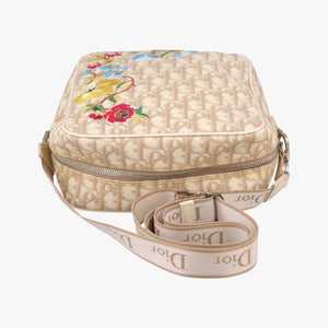 Pre-owned Christian Dior Trotter Flower Beige PVC Coated Canvas Floral Embroidery shoulderbag | stylenewstar