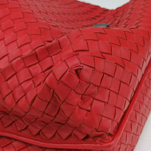 Pre-owned Bottega Veneta Intrecciato Red lambskin shoulderbag | stylenewstar