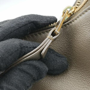 Pre-owned Loewe Hammock Hobo Clay Green leather shoulderbag | stylenewstar