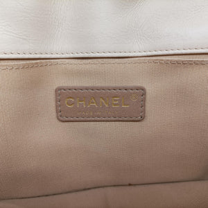 Vintage Chanel Mademoiselle 2.55 Gabrielle Flap Chevron White lambskin A66839 shoulderbag | stylenewstar