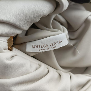 Vintage Bottega Veneta THE Chain Pouch White lambskin shoulderbag | stylenewstar