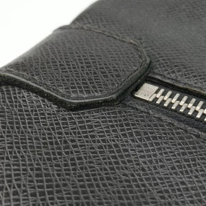 Pre-owned Louis Vuitton SASHA Grey TAIGA M32630 shoulderbag | stylenewstar