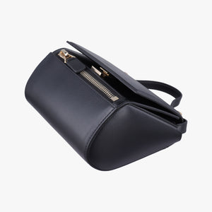 Pre-owned Givenchy Pandora Black Leather shoulderbag | stylenewstar