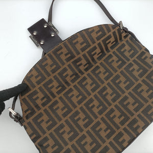 Pre-owned Fendi Zucca Baguette Brown canvas×leather 26796 shoulderbag | stylenewstar