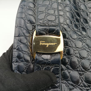 Pre-owned Ferragamo Vara Black Leather shoulderbag | stylenewstar