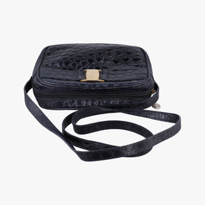Pre-owned Ferragamo Vara Black Leather shoulderbag | stylenewstar