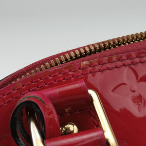 Vintage Louis Vuitton Alma BB pomme d'amour Vernis M91606 shoulderbag | stylenewstar