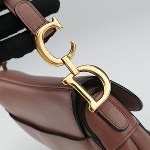 Pre-owned Christian Dior Saddle Pink Leather handbag | stylenewstar